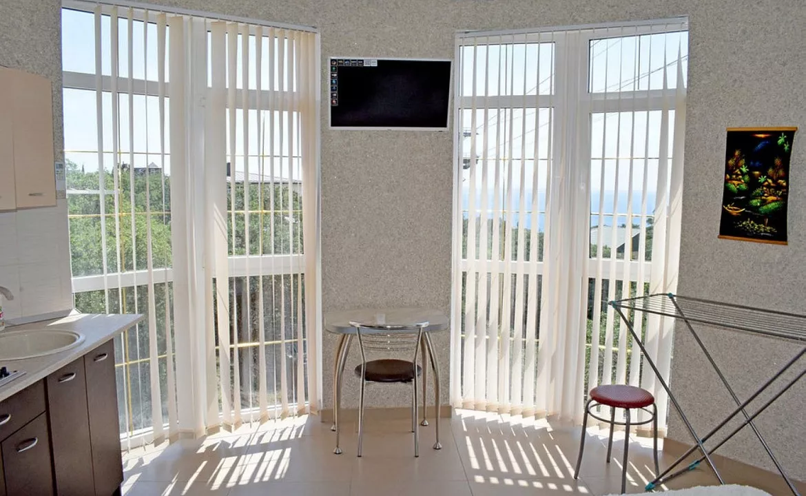 Круглый видовой номер. Отель Апарт отель "Дуэт". Ялта