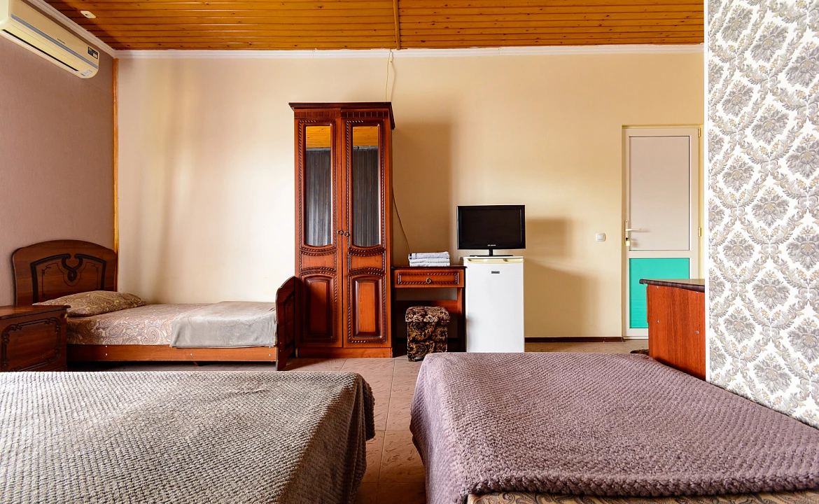 Пятиместный стандарт. Гостевой дом УЮТ на ул. Новороссийское шоссе 1/7. Джубга