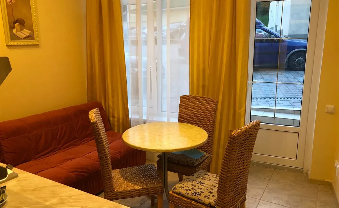 Номер - студио. Апартаменты Роял Никита. Никита