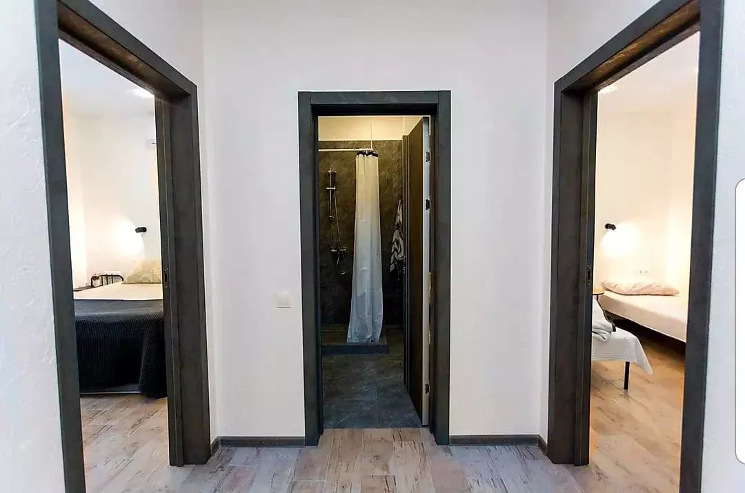 Половина дома (трехкомнатный люкс). Половина дома (трехкомнатный люкс) "У Жоровны". Геленджик Половина дома (трехкомнатный люкс). Половина дома (трехкомнатный люкс) "У Жоровны". Геленджик