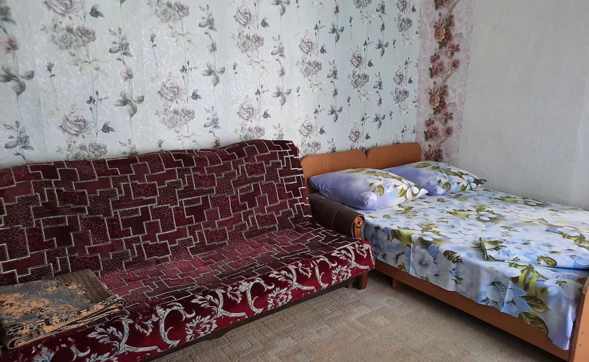 Отдельно стоящий домик с кухней, для 6-ти человек.. Гостевой дом "Галина" . Вишневка Отдельно стоящий домик с кухней, для 6-ти человек.. Гостевой дом "Галина" . Вишневка