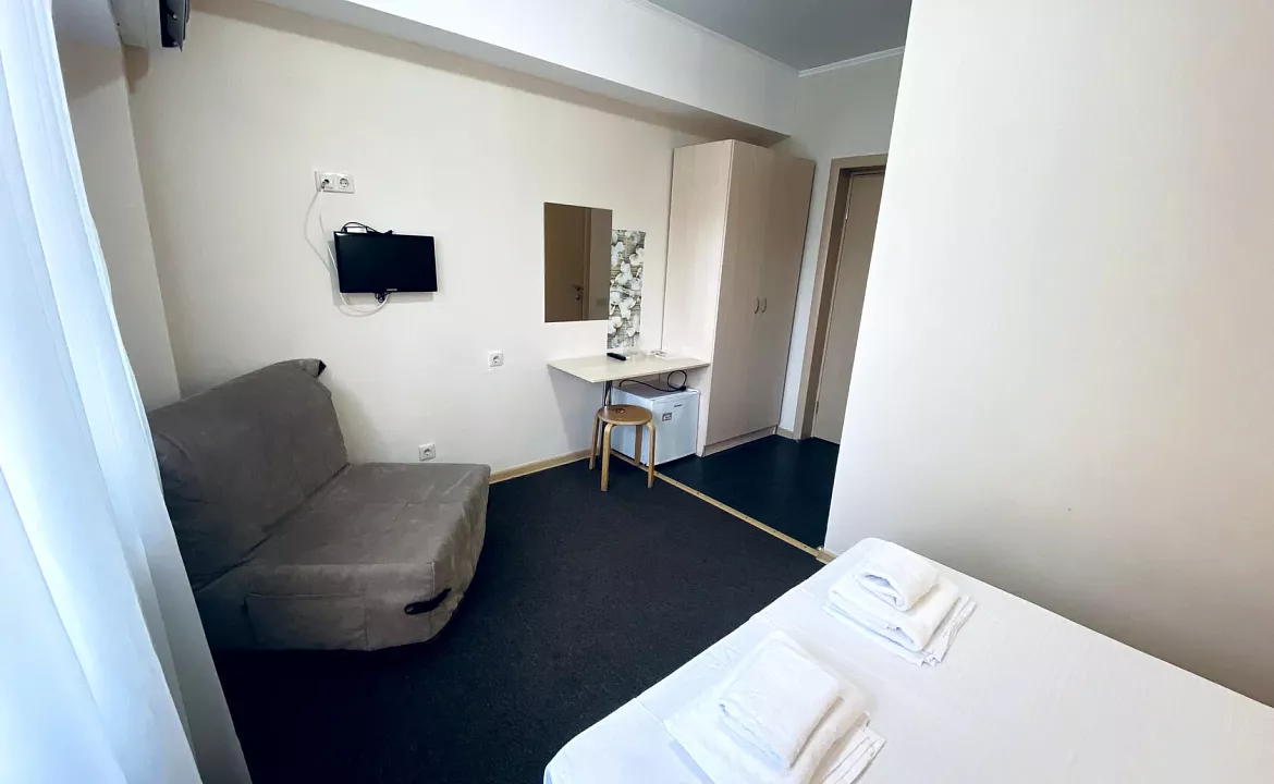 Стандарт 2-х местный с видом на бассейн. Гостевой дом "Ирис" - Витязево. Витязево