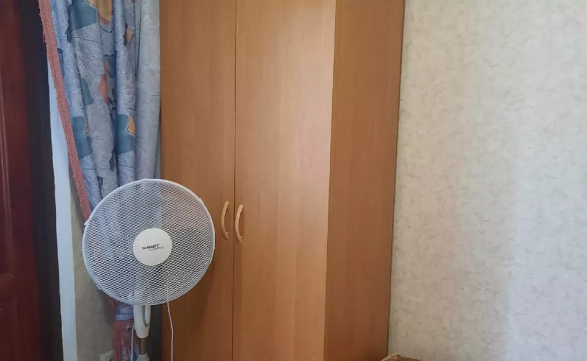 Трехместный удобства на этаже.. Гостевой дом "Галина" . Вишневка Трехместный удобства на этаже.. Гостевой дом "Галина" . Вишневка