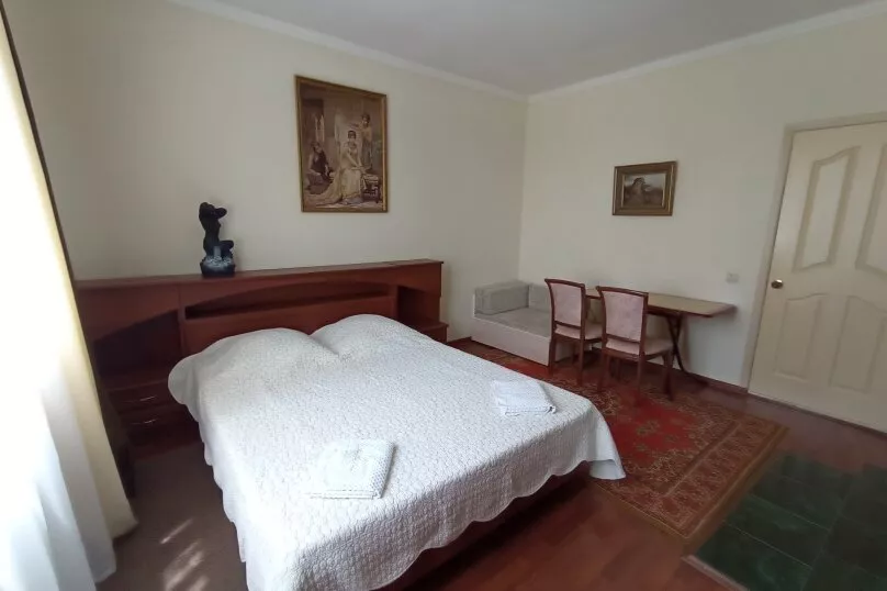 . Гостевой дом "Уютный дворик" на Толстого 42А. Геленджик