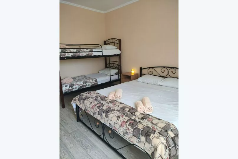 2,3,4х местные комнаты. Гостевой дом "Валерия". Заозерное