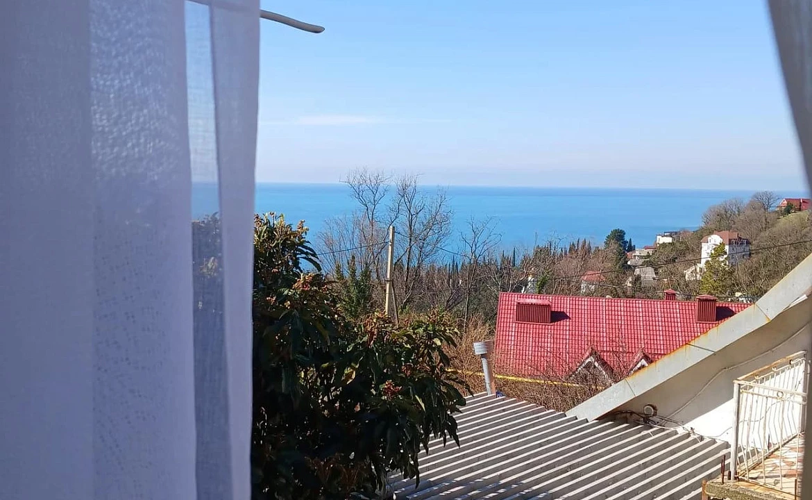 3х местный Люкс, от 1 до 4 гостей, двуспальная кровать, вид на море. Гостевой дом "Горная лаванда". Лазаревское