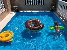 Отель У Моря с бассейном