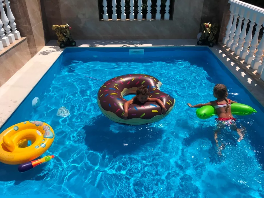 . Отель У Моря с бассейном. Евпатория