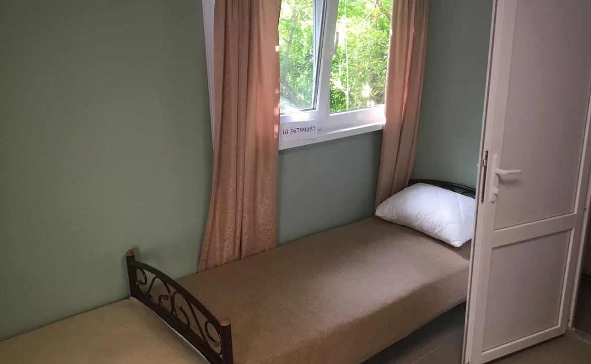 Номер для 4-5 человек. Гостевой дом «Лазурное». Лазурное