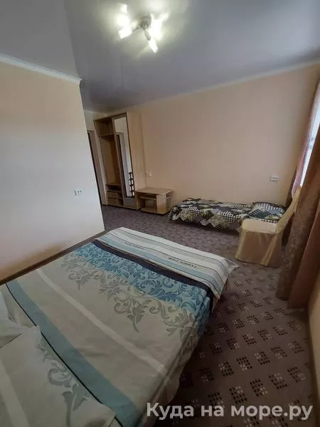 Классический трёхместный номер. Гостевой дом "Нур". Ольгинка