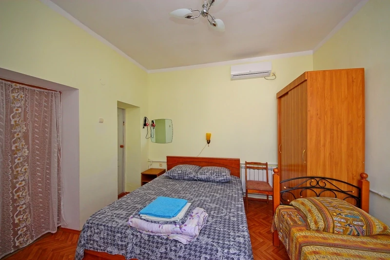 Трехместная комната с удобствами 2й этаж. Частный сектор Жилье у моря. Анапа