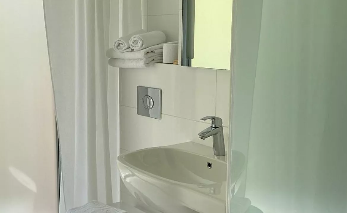 УЛУЧШЕННЫЙ НОМЕР С ВИДОМ НА МОРЕ. Отель La Familia. Лоо