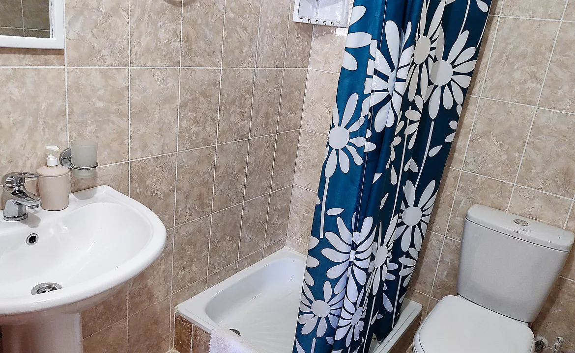 Двухместный с удобствами и балконом. Гостевой дом "Одиссей" - Кабардинка. Кабардинка Двухместный с удобствами и балконом. Гостевой дом "Одиссей" - Кабардинка. Кабардинка