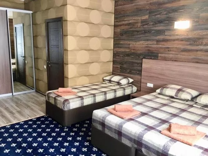 Двухкомнатный номер Люкс «Семейный» с балконом. Гостевой дом "Солнечный". Гостевые дома в Лазаревском Двухкомнатный номер Люкс «Семейный» с балконом. Гостевой дом "Солнечный". Гостевые дома в Лазаревском