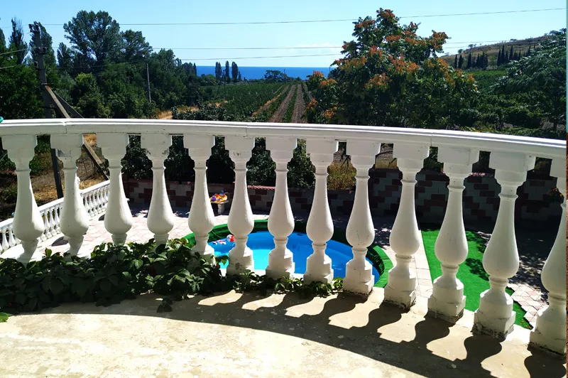 Двухкомнатный семейный люкс с балконом. Гостевой дом "Ирина" - Приветное. Приветное