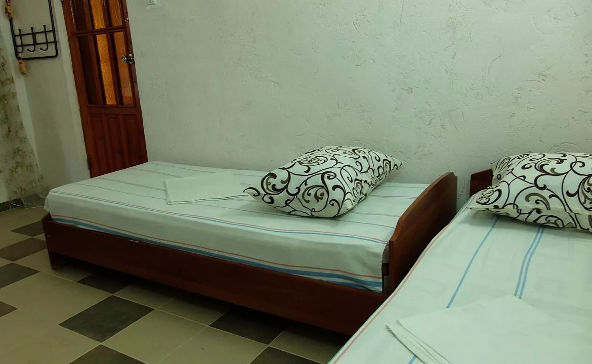 Двухкомнатный 4-х местный на 1-м этаже. Гостевой дом Гостевой дом "Спортлото-82".. Коктебель