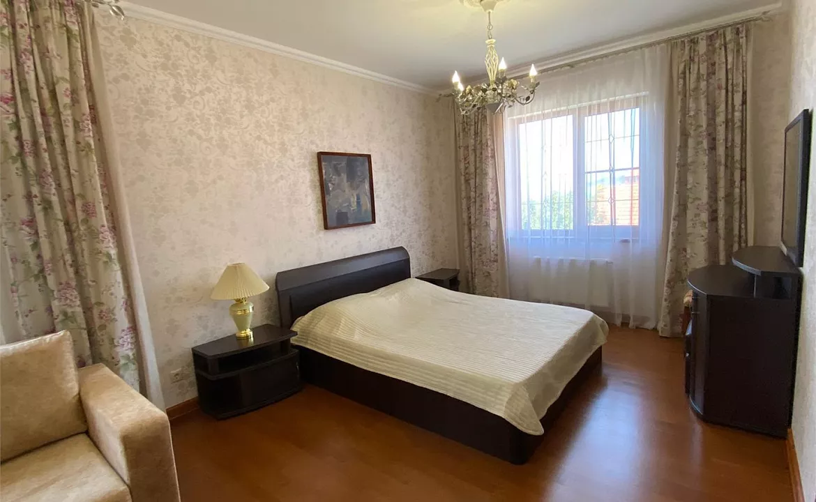 люкс четырехместный с видом в лес. Дом в Кедровой роще. Кабардинка