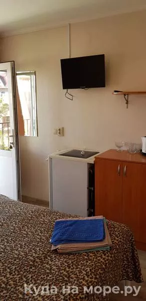 2-местный номер улучшенный (с доп. местом). Гостевой дом "Бумеранг". Ольгинка