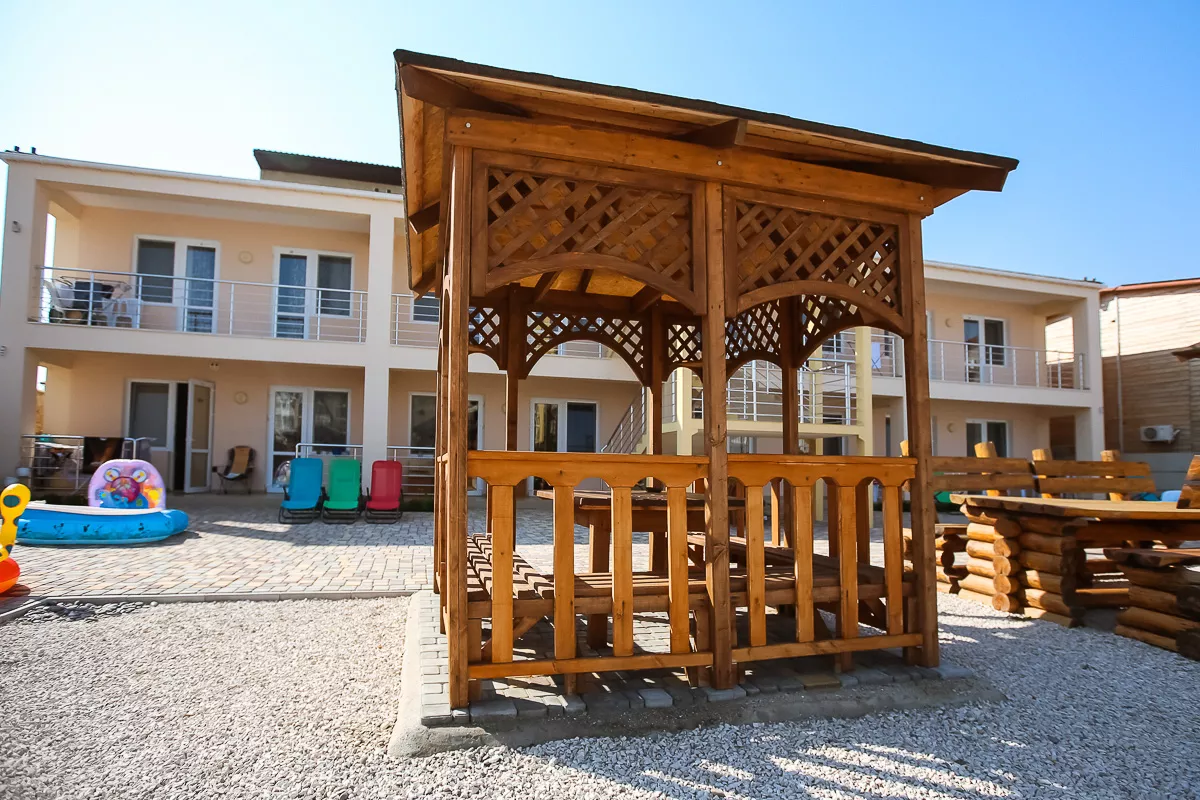 . Гостевой дом "Coral". Саки