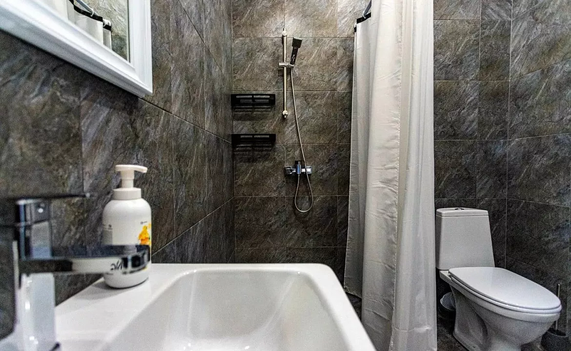 Половина дома (трехкомнатный люкс). Половина дома (трехкомнатный люкс) "У Жоровны". Геленджик