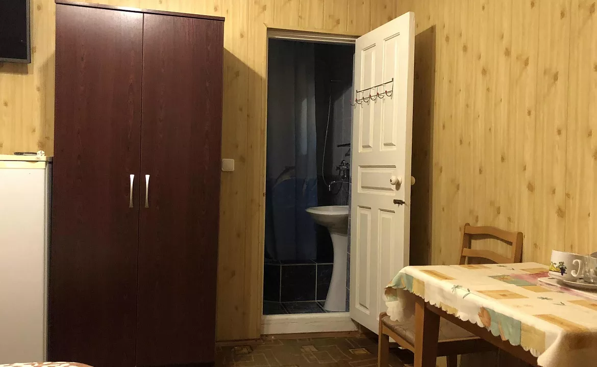 Двухместная комната с удобствами. Частный сектор У Дарьи. Лазаревское