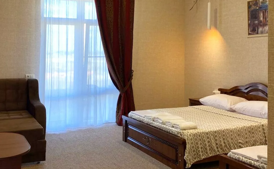 Четырехместный стандарт. Гостевой дом Comfort. Мирный Четырехместный стандарт. Гостевой дом Comfort. Мирный