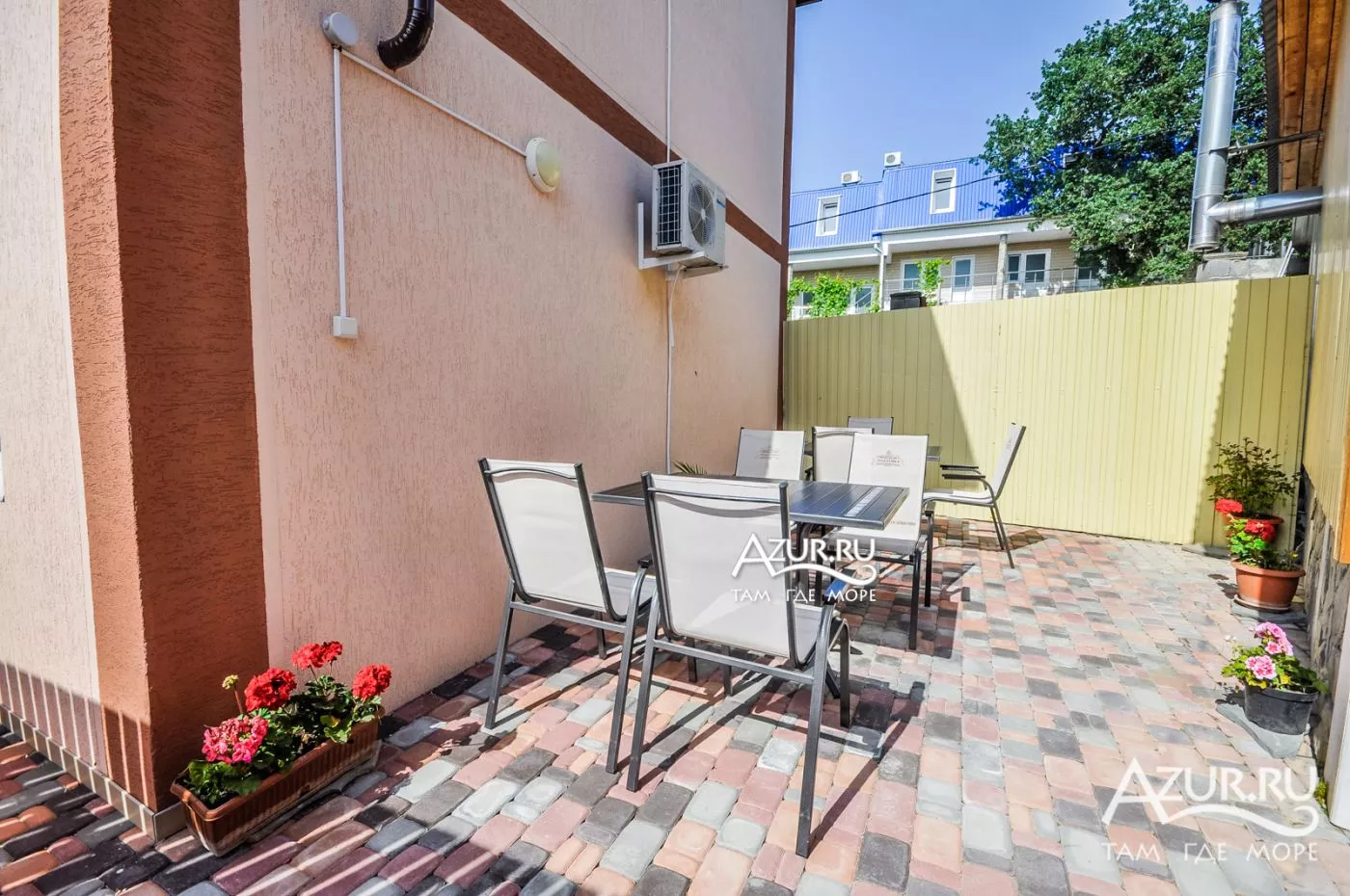 . Частный сектор "Ульяна". Голубая бухта