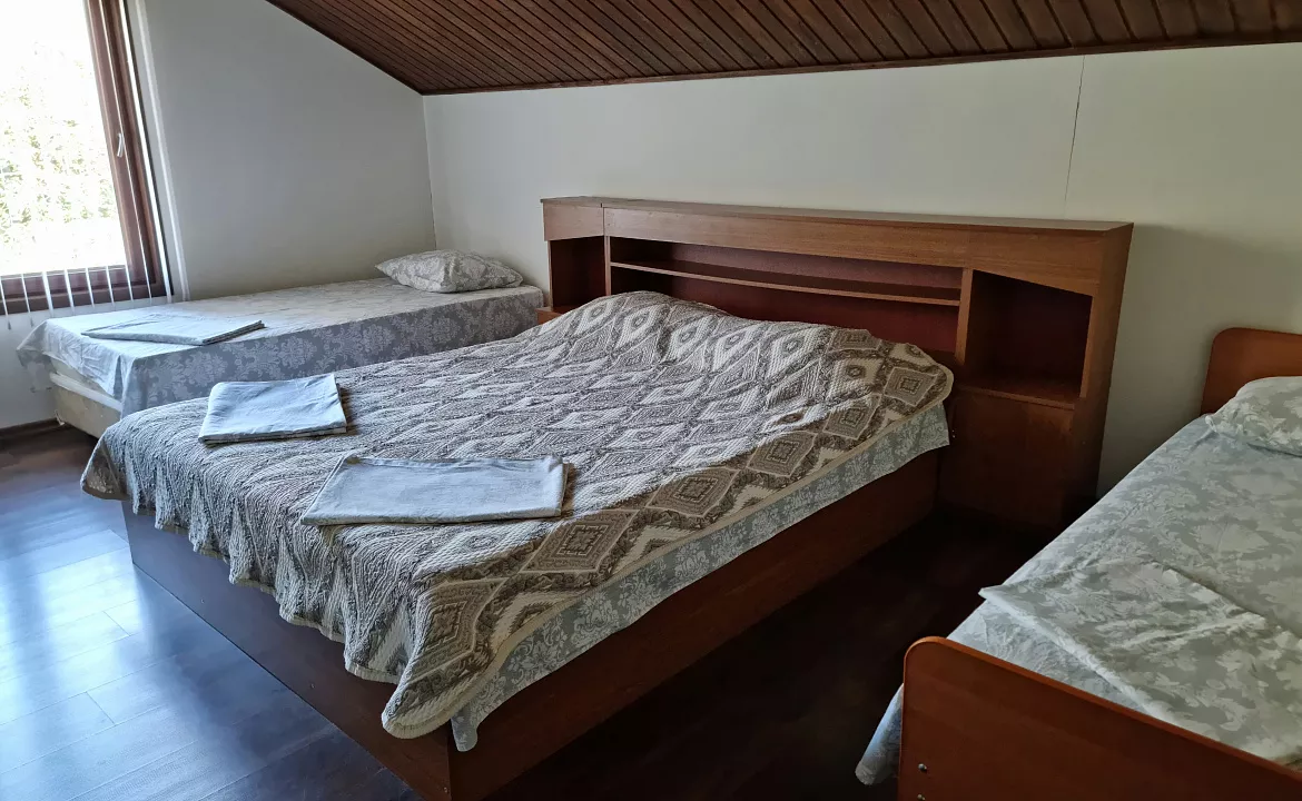 4х местный номер на 2 этаже. Гостевой дом "Цитрус". Цандрипш