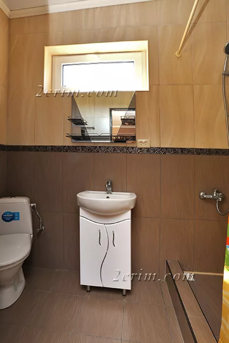 Четырехместный номер в коттедже Уютный дворик. Гостевой дом "Крымский кораблик". Орджоникидзе