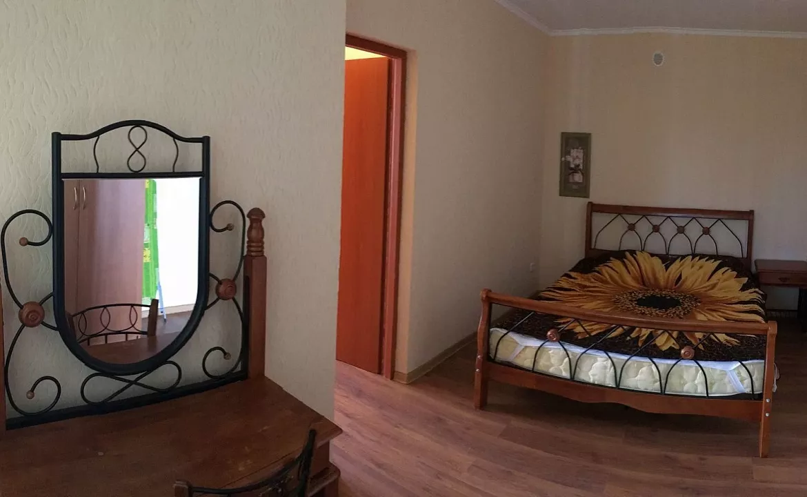 Семейный номер Люкс с французским балконом. Эллинг "Селена". Отрадное