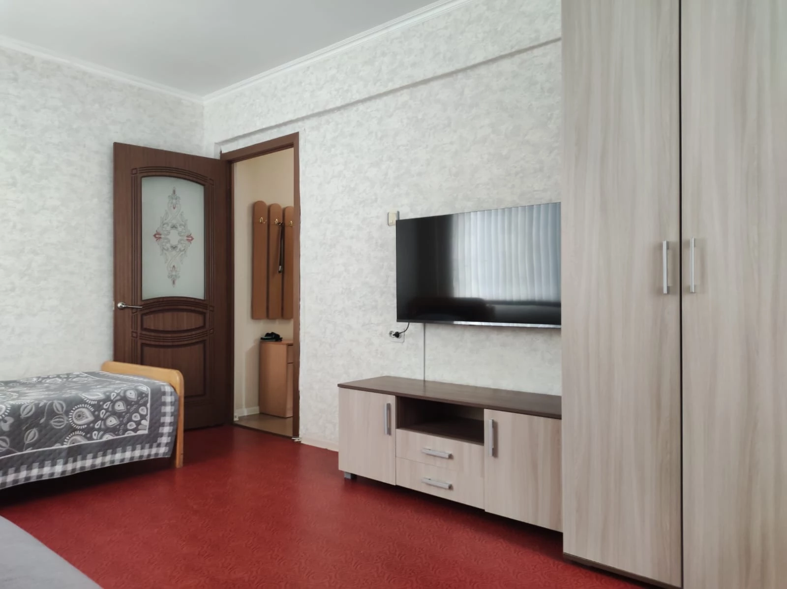 . 1-но комн кв у жд. Лазаревское