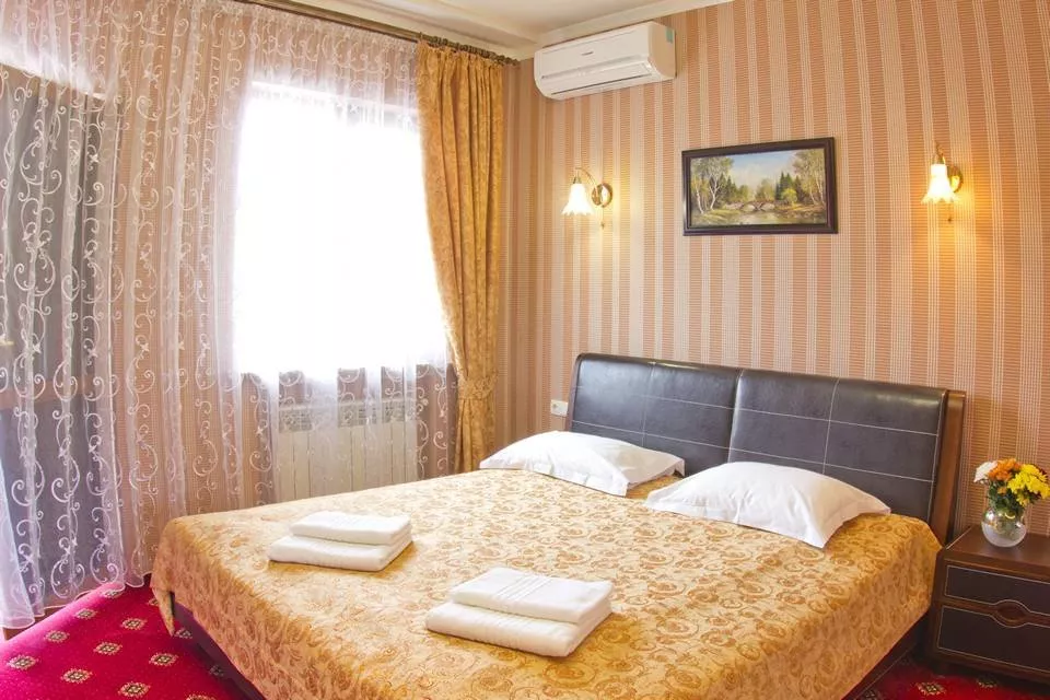 . Гостиница Дворик на Морской. Ялта