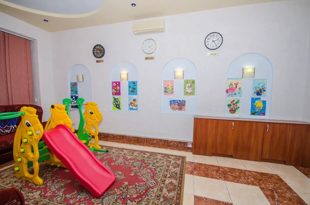 . Отель "Седьмое небо". Утёс