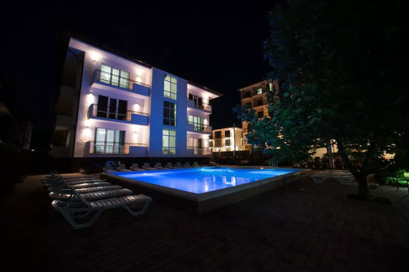 . Отель "Платан". Кабардинка