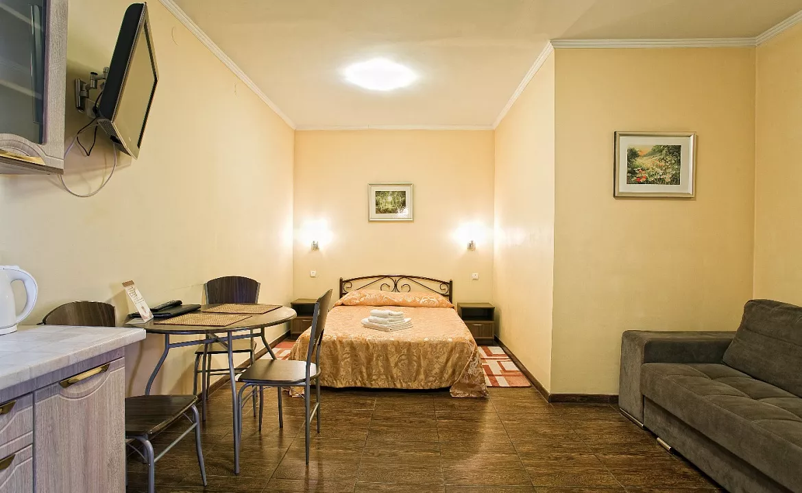 Стандарт улучшенный. Отель Анна. Ялта