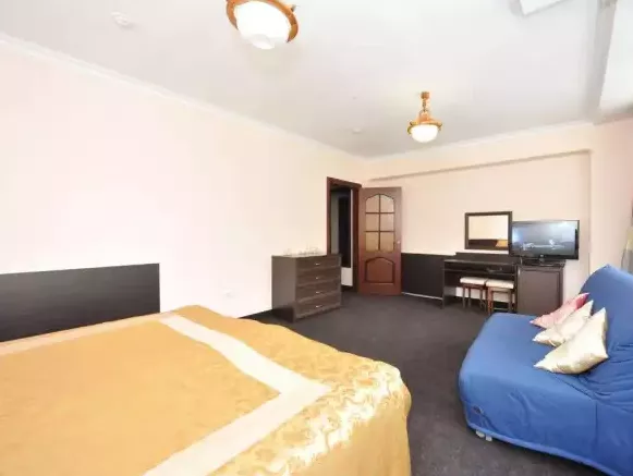 «Полулюкс» однокомнатный 2-местный. Гостиница «Домбай». Домбай-гостиницы