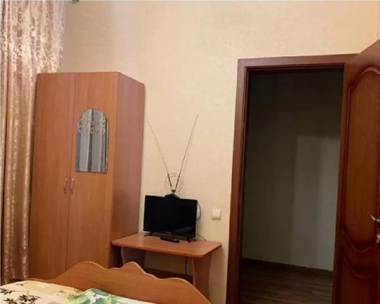 . Частный сектор Две сестры. Сухум