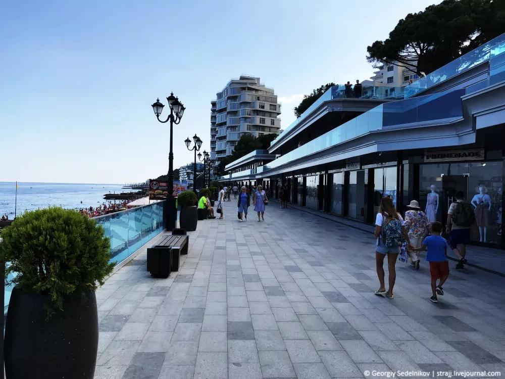 . Гостиница Дворик на Морской. Ялта