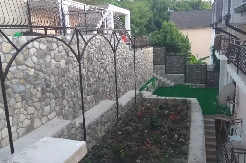 . Гостевой дом ЛенАрт. Головинка