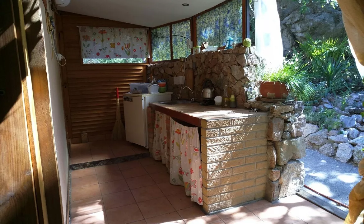 БУНГАЛО С ТЕРРАСОЙ. Гостевой дом «Ясеневая роща». Балаклава БУНГАЛО С ТЕРРАСОЙ. Гостевой дом «Ясеневая роща». Балаклава