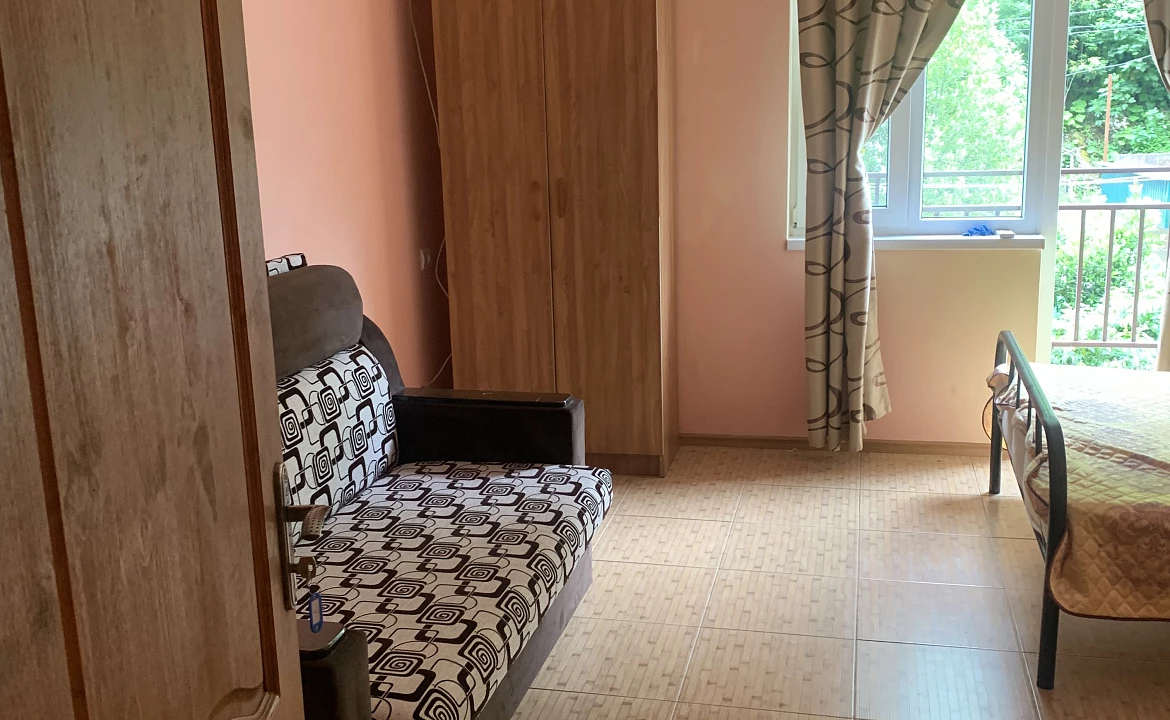 Стандарт с балконом . Гостевой дом "Пантера". Гагра