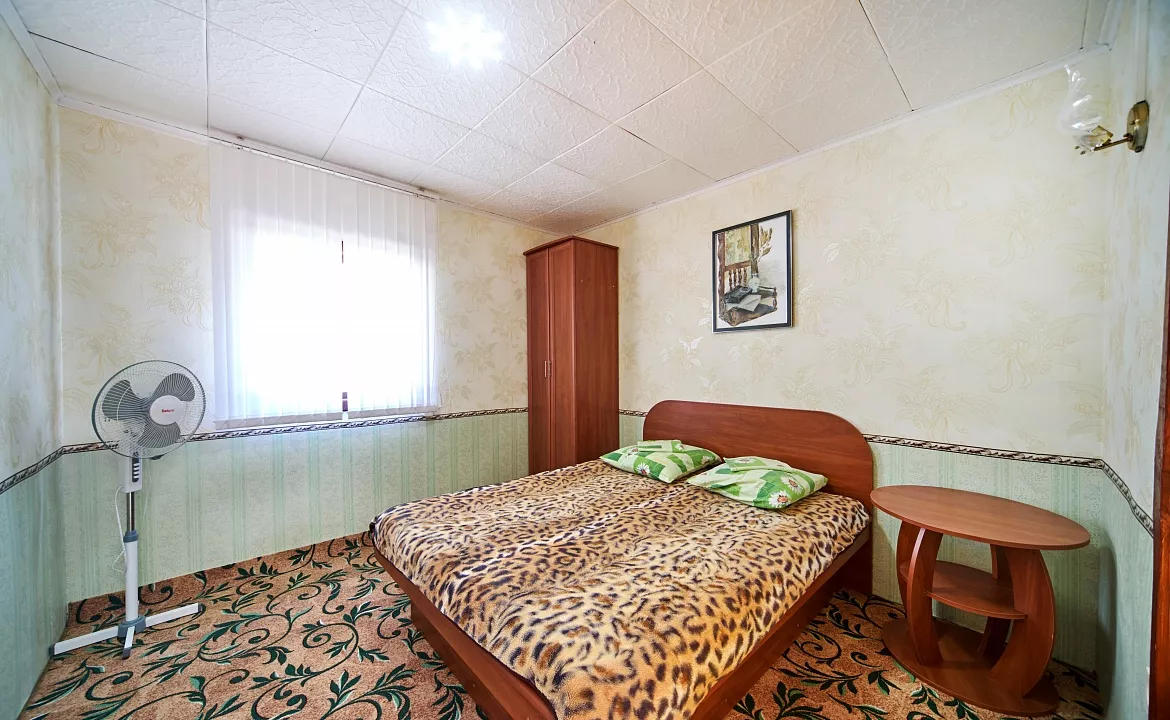 Дом эконом класса. Гостевой дом «Парадиз». Симферополь