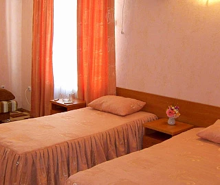 5-6 -ти местный 1 комнатный номер (28 кв.м.). Отель "Априори". 5-6 -ти местный 1 комнатный номер (28 кв.м.). Отель "Априори".