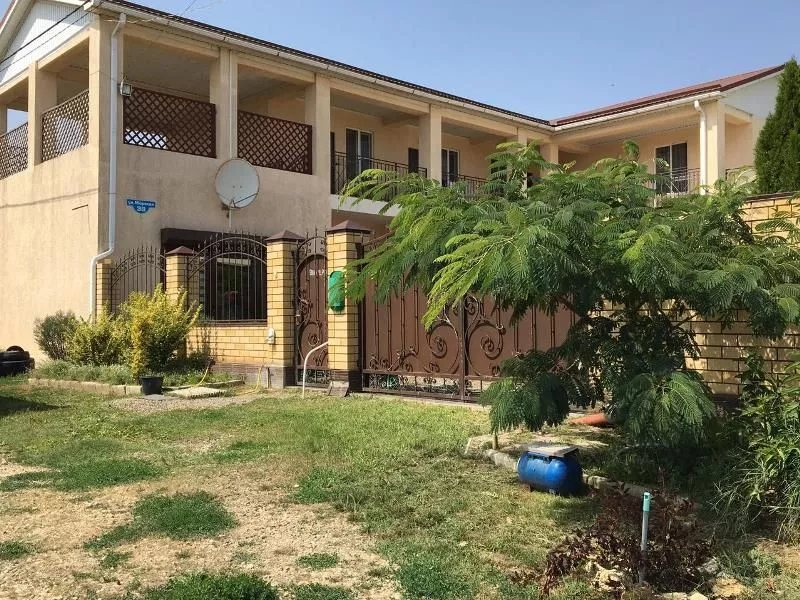 . Гостевой дом "Сафари" гостевой дом . За Родину