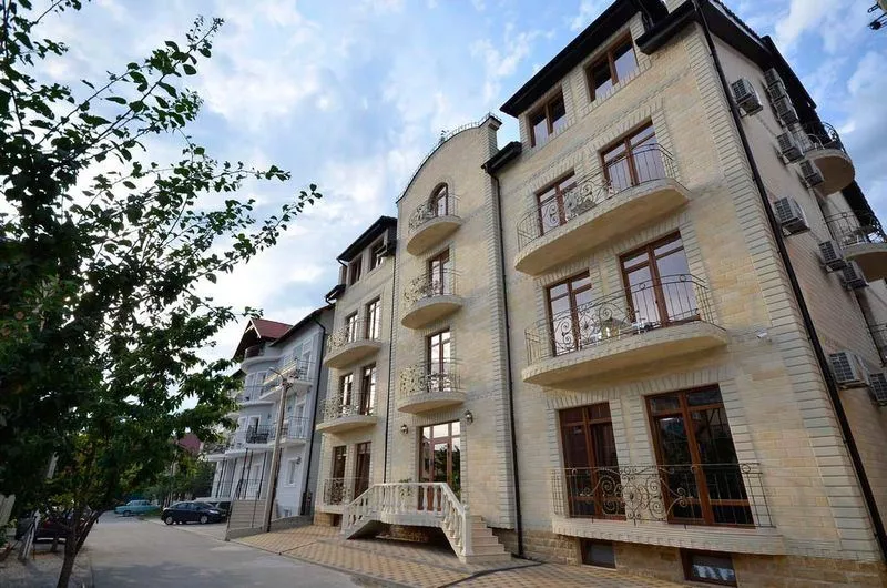 . Отель "Август ★★". Кабардинка