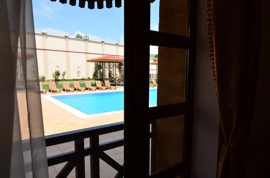 Люксы 4-х местные 2-х комнатные на 2-эт и на мансардном. Отель «Перчем». Судак