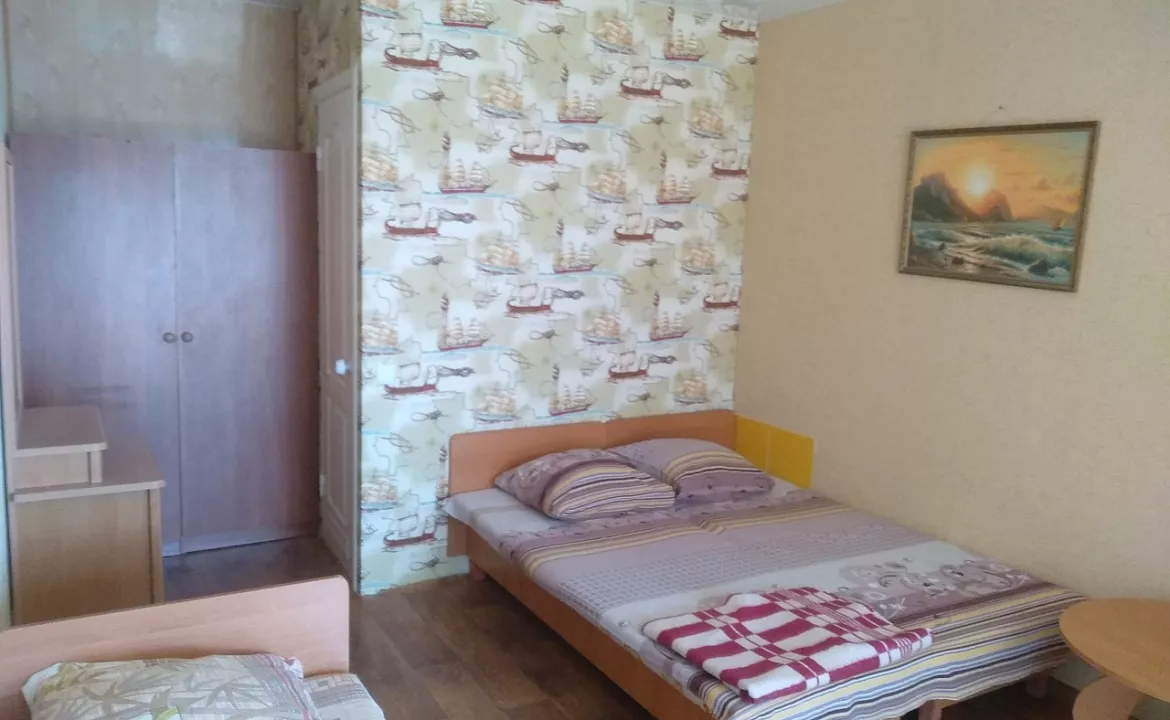 1-ый этаж 3-ий номер. Гостевой дом "Орджо и Море". Орджоникидзе