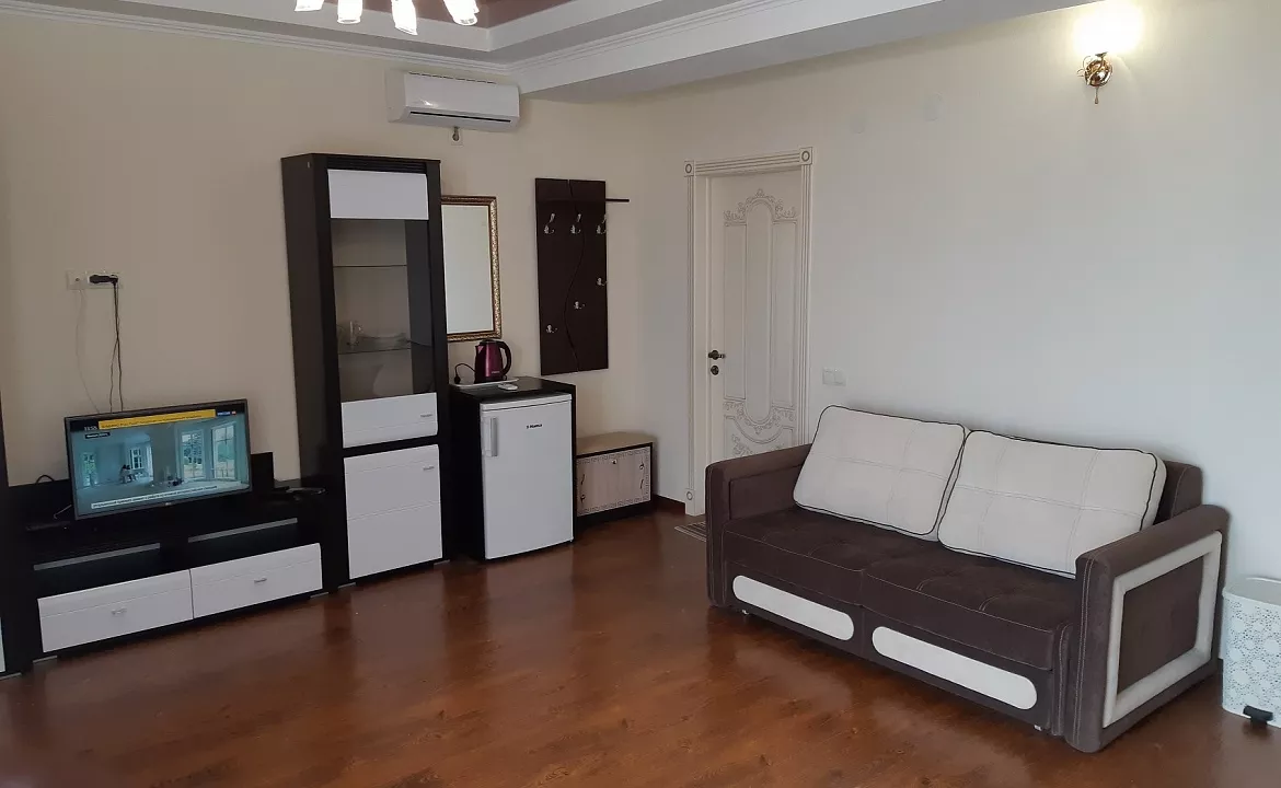 Номер люкс с балконом и видом на море. Коттедж «Алустон». Рыбачье