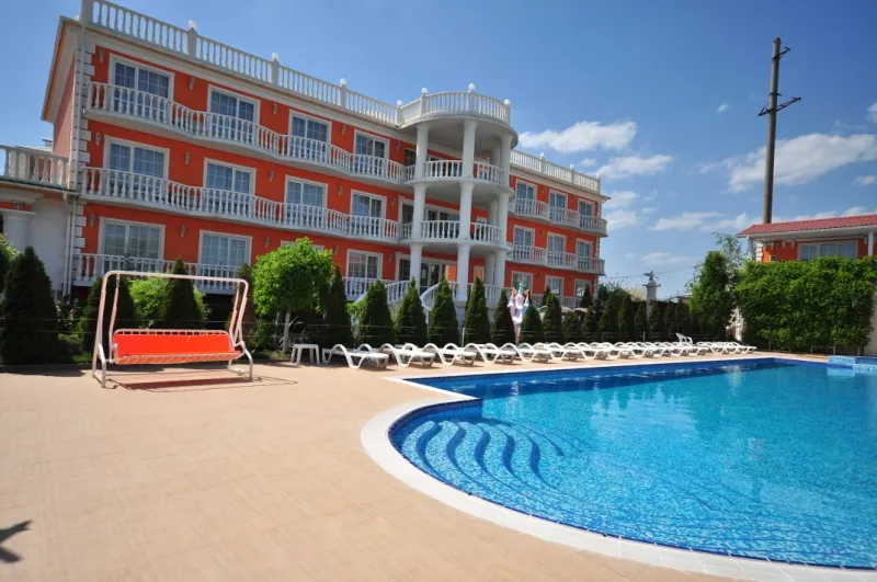 . Курортный отель "Апельсин". Саки