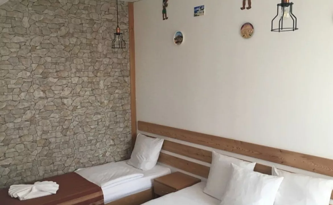 Полулюкс с общим балконом 3хместный. Отель АСТОН. Нижнее Джемете